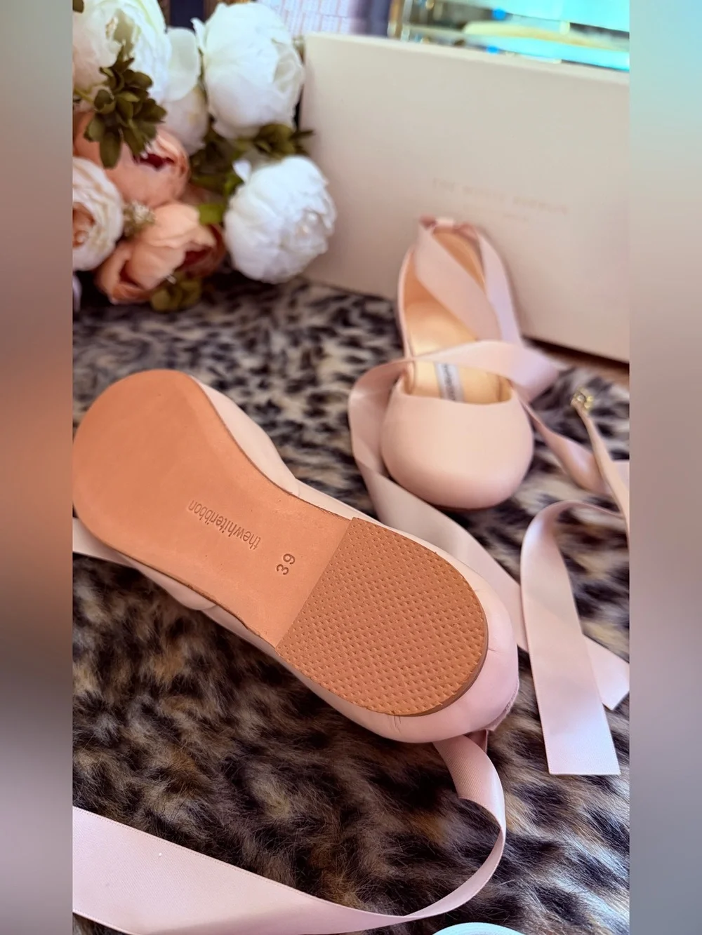 ♥️ The White Ribbon Ballet 🩰 flats with Satin Ribbon 39